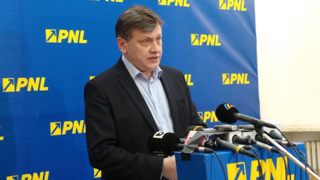 Consiliul National al PNL valideaza candidatura lui Crin Antonescu pentru prezidentialele din 2025