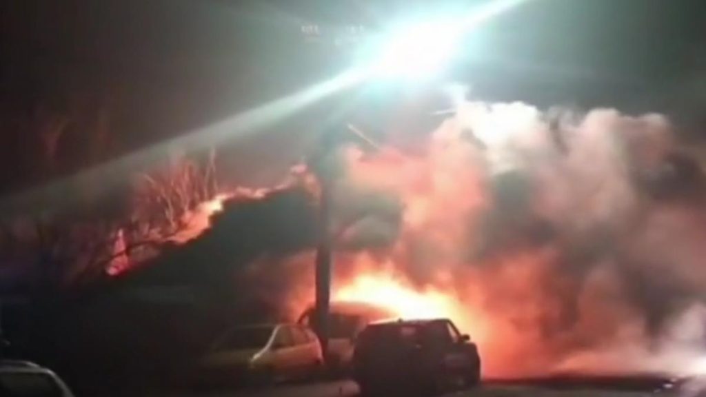 Incendiu puternic la Crevedia langa statia GPL explodata
