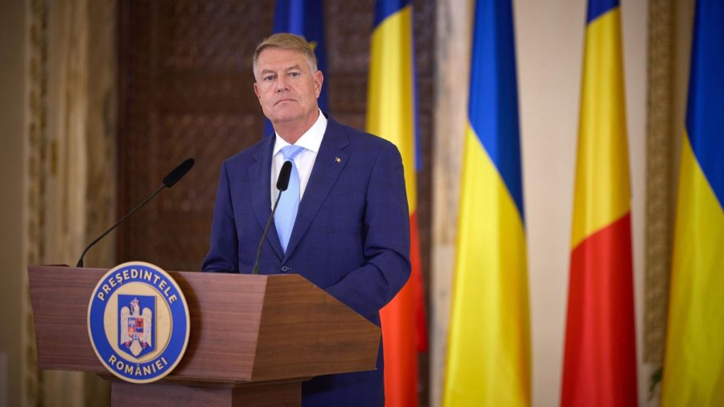 Klaus Iohannis l a felicitat pe Trump Romania va ureaza succes in mandat