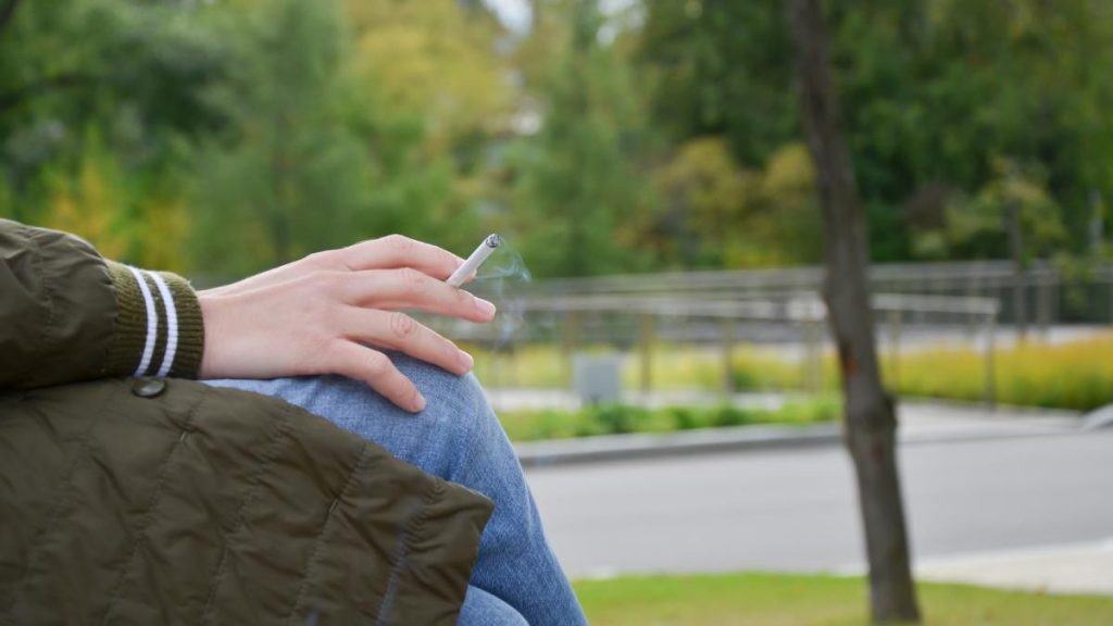 Primul oras din Romania unde fumatul in public ar putea fi interzis