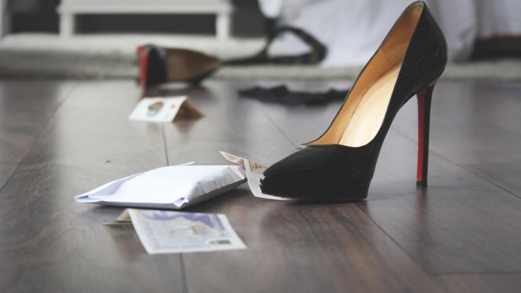 Prostitutia legalizata in Romania Controversa unui cod CAEN Ministerul Justitiei explica