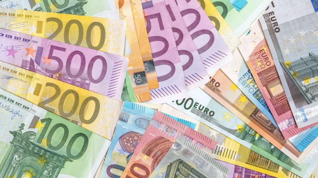 Revoltator O institutie din Romania a oferit un bonus de pensionare de 100000 de euro Cine l a primit