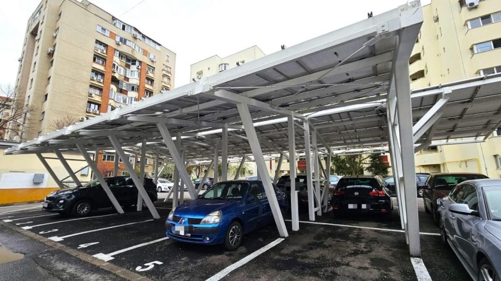 Prima parcare publica cu panouri fotovoltaice in Sector 4