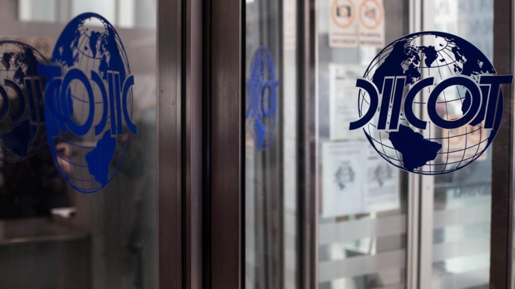 Surse Arest preventiv pentru 2 membri ai Comandamentului Vlad Tepes alti 4 sub control judiciar