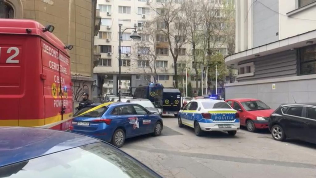 Alerta in Bucuresti Plicuri suspecte descoperite strazi inchise