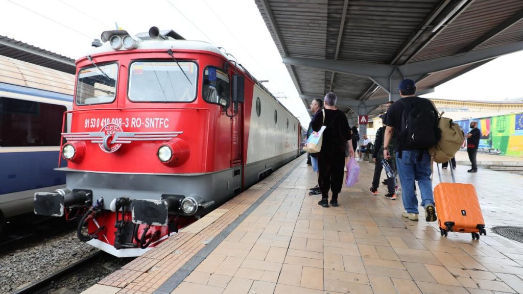 CFR suplimenteaza trenurile catre litoral de 1 Mai