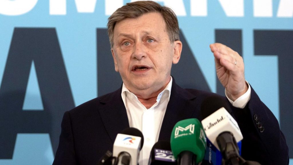 Crin Antonescu critica magistratii ce se pensioneaza la 48 de ani Gest imoral
