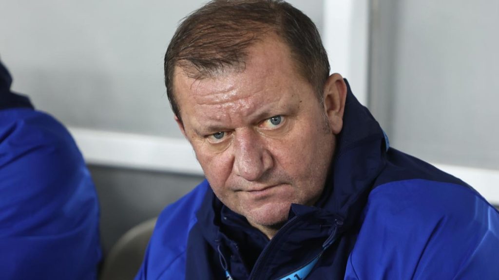 Dorinel Munteanu nu mai este antrenorul Sepsi OSK