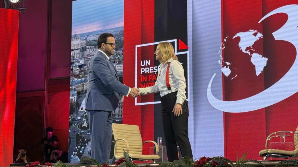 Elena Lasconi intrebata despre aderarea Romaniei la NATO Stiu ca in 2004 dar nu data exacta
