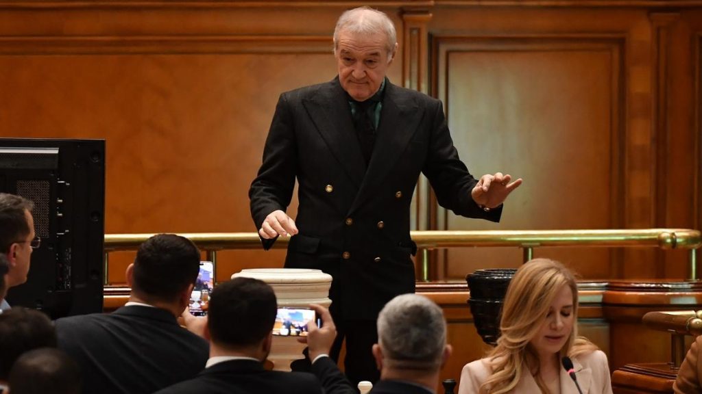 George Becali si a anuntat demisia oficiala din AUR
