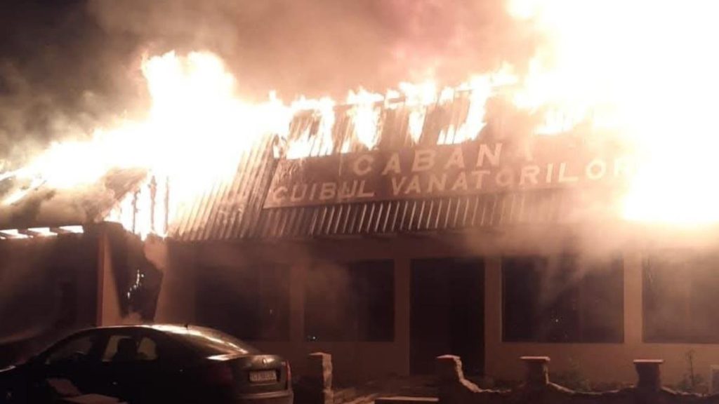 Incendiu la o cabana din Constanta Interventie pompieri