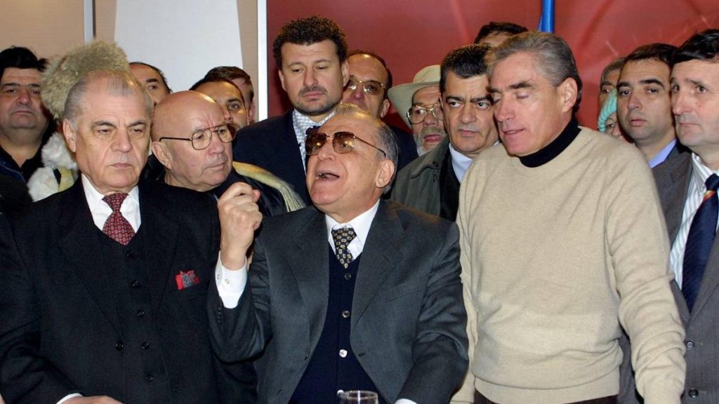 Ion Iliescu si Petre Roman judecati pentru Mineriada