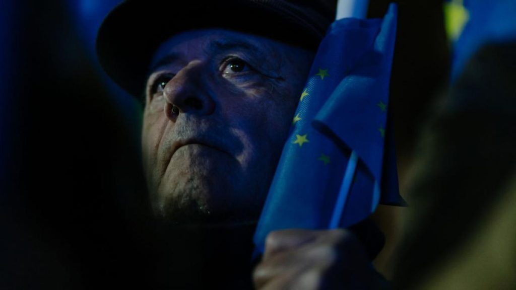 Manipulare online si polarizare politica analiza BBC a crizei electorale din Romania