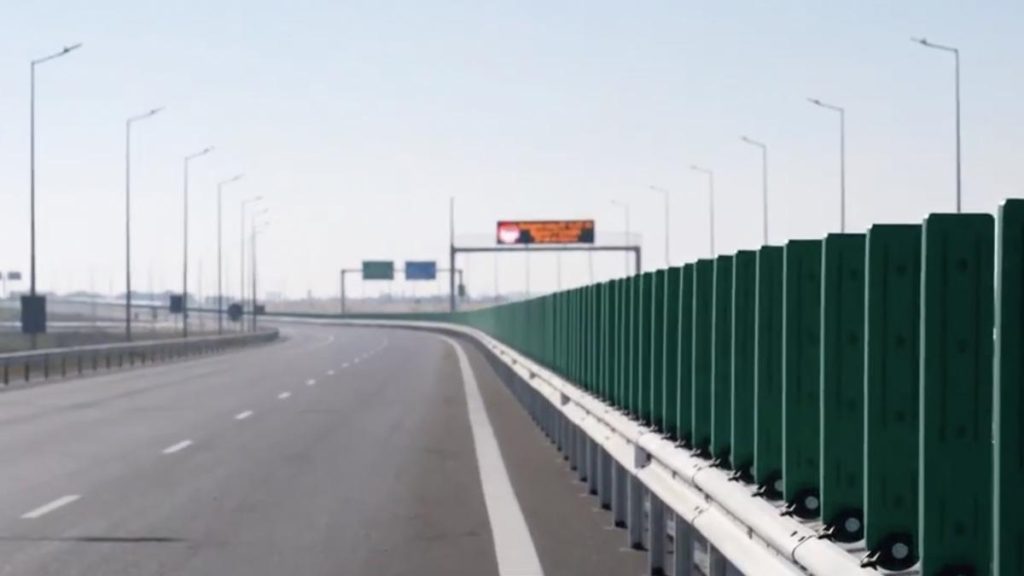 Peste 500 de romani au trecut Prutul pentru a marca inceputul constructiei Podului de Flori de la Ungheni