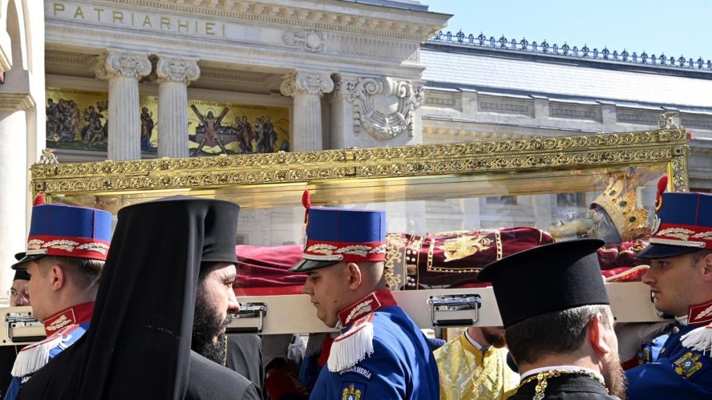Sfintele Moaste ale Imparatesei Elena au ajuns in Romania