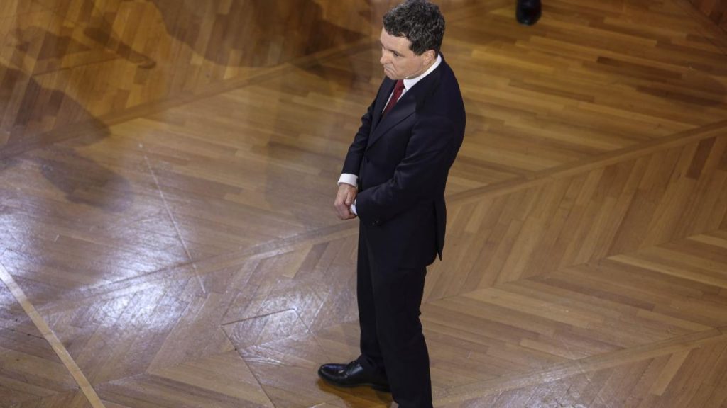 Lebada lui Nicusor Semnarea autorizatiei Sanador inainte de alegeri