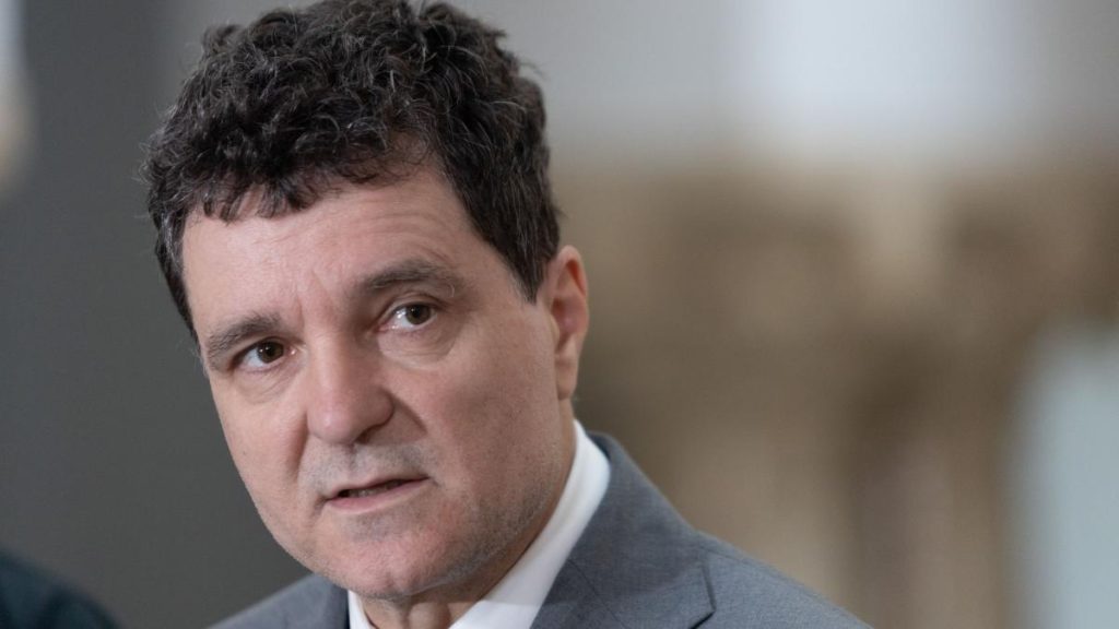 Nicusor Dan depune plangere penala contra Elenei Lasconi Disperare in sistem
