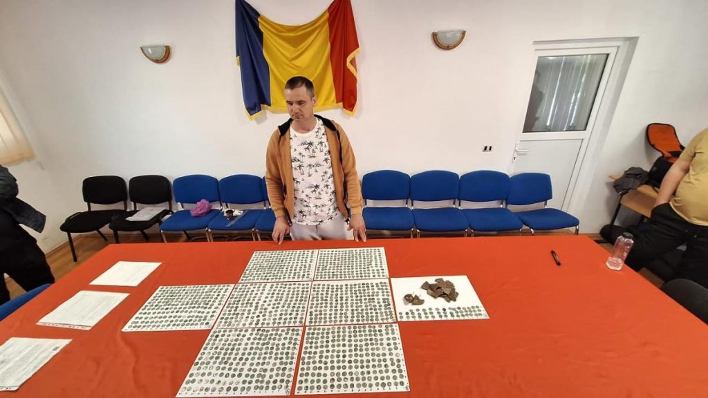Un barbat din Giurgiu descopera un tezaur cu detector