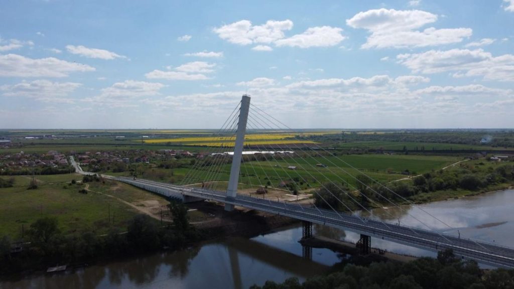 Autoritatile din Arad interzic folosirea apzei din Mures