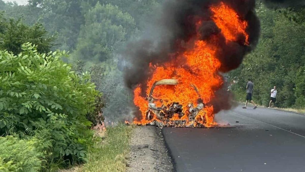 BMW de 11000 euro a ars pe DN58 soferul a scapat