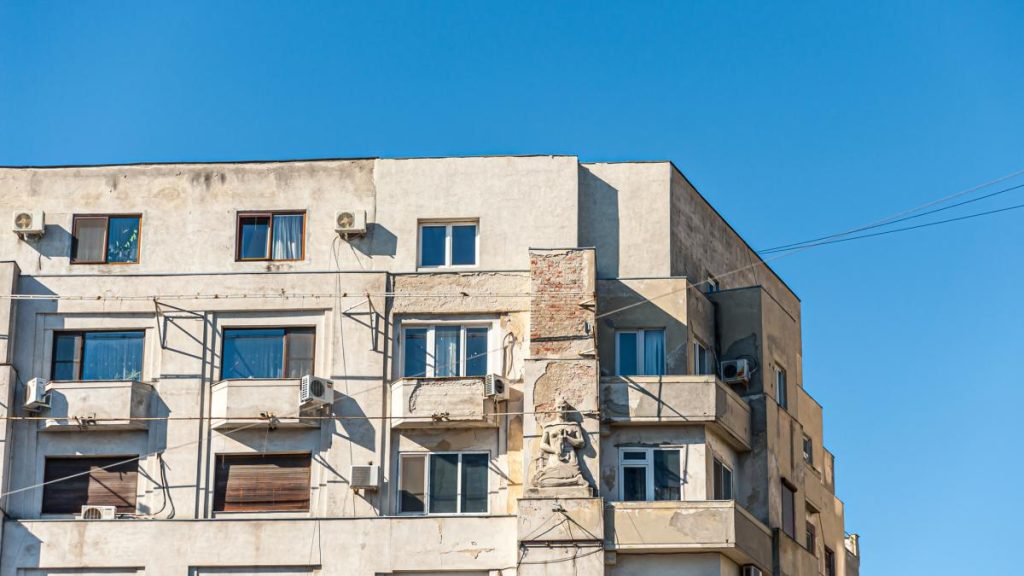 Bucurestenii evacuati primesc bani de chirie de la Primarie
