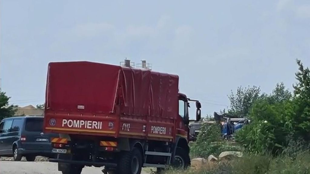 Doi tineri disparuti dupa ce au intrat intr un lac