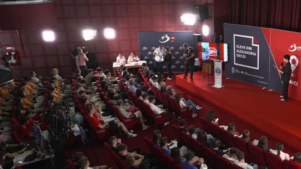 Elevii din Alexandria si au ales primarul si consilierii locali