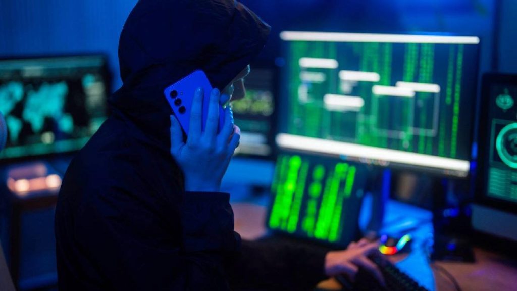 Fraudele online cresc alarmant doar 4 recupereaza banii