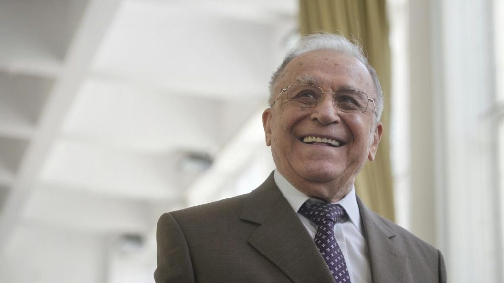Ion Iliescu ramane in Terapie Intensiva starea stabila