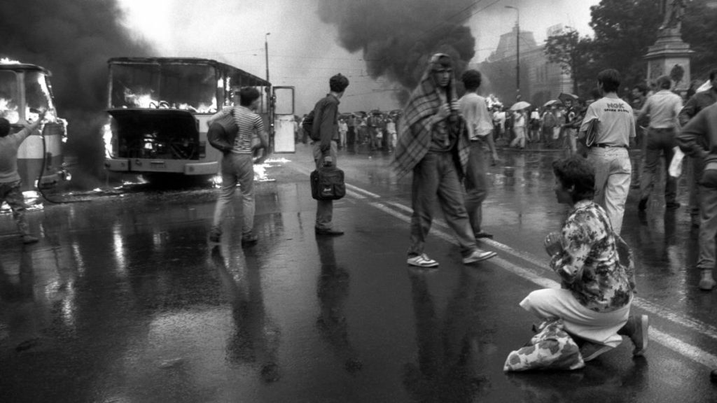 Mineriada din 1990 haos incendii si violente