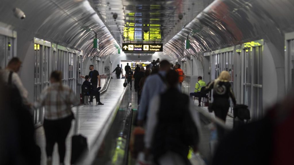 Momente de panic pe Aeroportul Otopeni Pista inchisa din cauza unei surubelnite