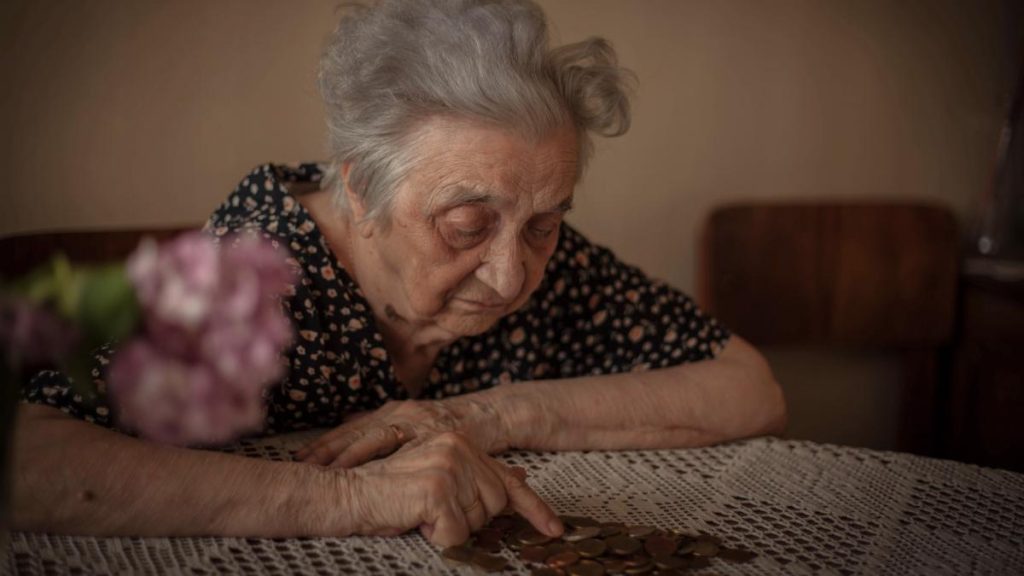 Pensia medie atinge 3.000 de lei diferente mari