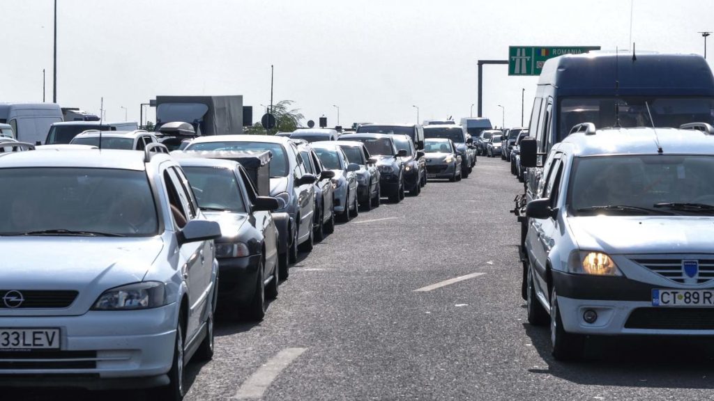 Trafic intens pe Valea Prahovei si autostrazile A1 A2