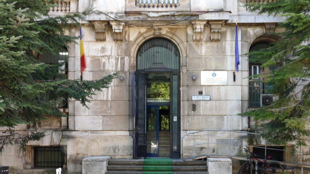 Bolnavii au stat ore in soare la DGASPC Mehedinti