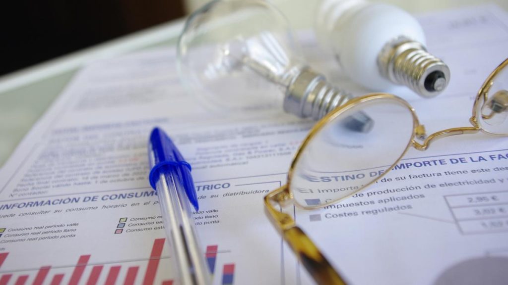 Cardurile de energie nu vor fi livrate in august