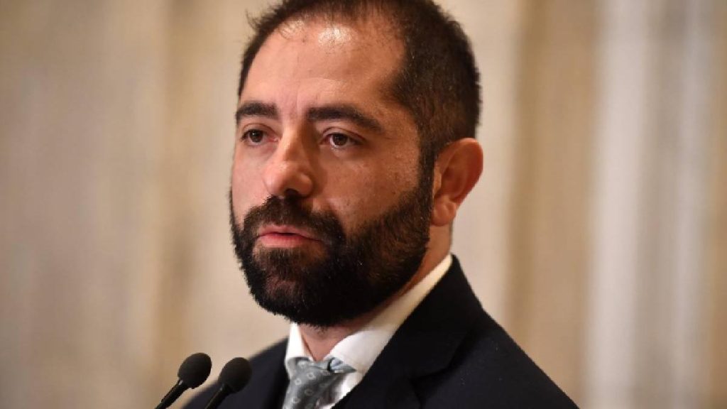Consilierul prezidential Radu Burnete Taierile vor fi mai dure daca nu ne imprumutam