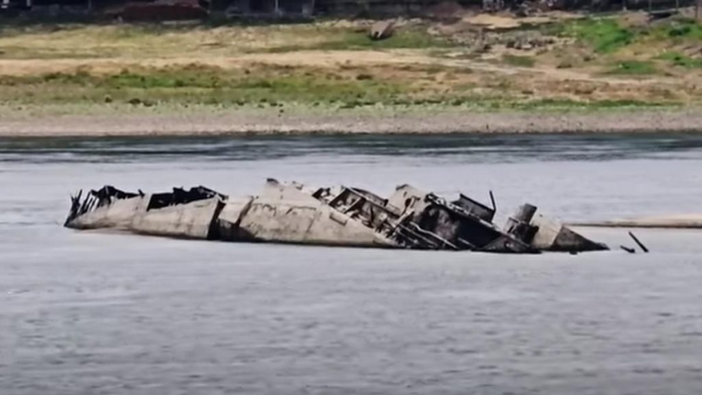 Imagini fascinante la Portile de Fier 2 epavele WW2 apar
