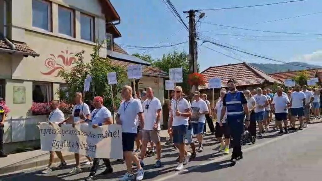 Sute de oameni au protestat la Praid Mina este centrul lumii