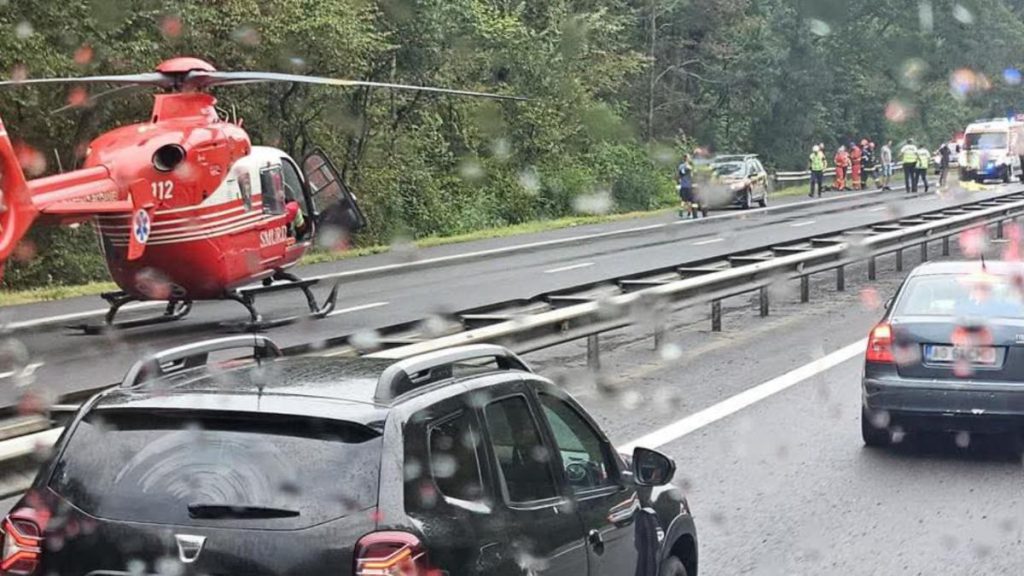 Accident grav pe A1 doi pietoni loviti de camion