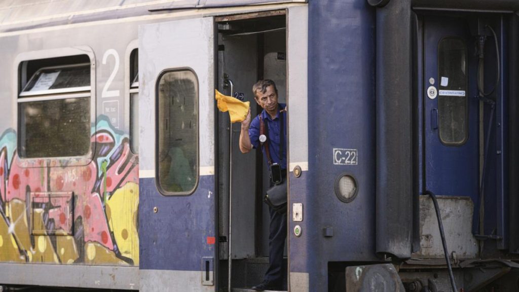 Calatori raniti in tren dupa ce un geam s a spart