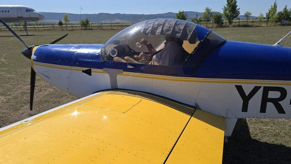 Cine au fost cei doi morti in prabusirea avionului