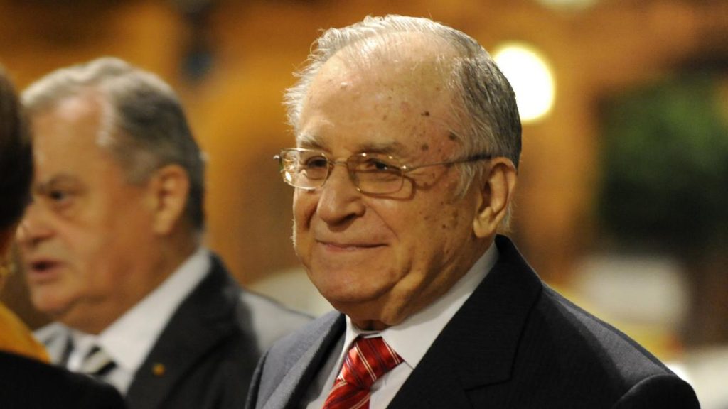 Ion Iliescu in stare critica cu disfunctii multiple organe