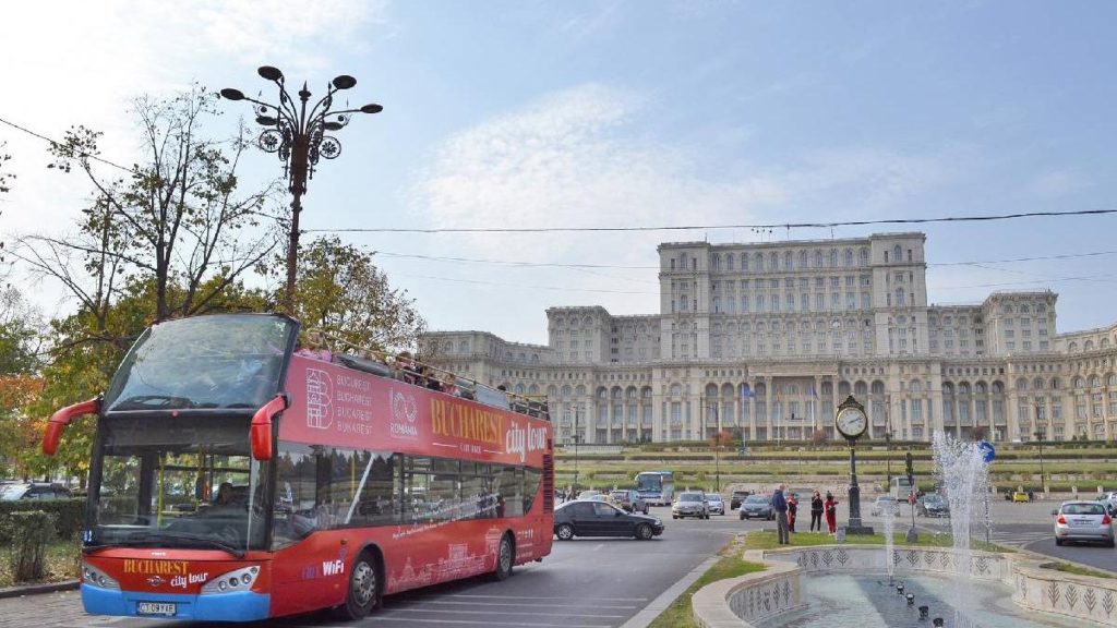 Linia turistica Bucharest City Tour revine cu plecari frecvente