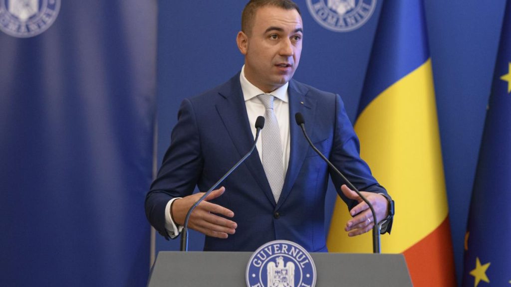 Ministrul Bogdan Ivan indeamna romanii sa reclame furnizorii de energie