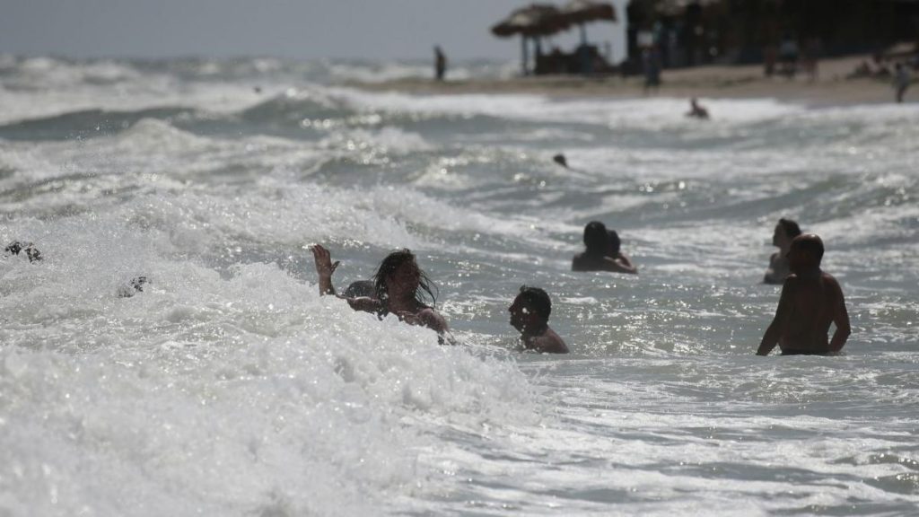 O bacterie periculoasa se dezvolta in marea calda