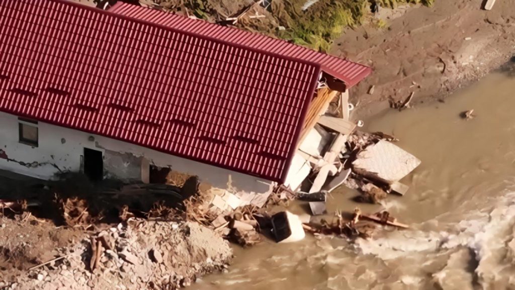 Presedintele CJ Suceava Constructori pentru casele afectate de inundatii