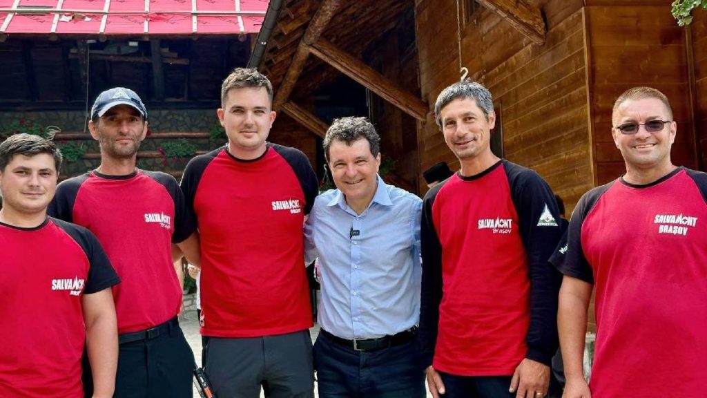 Presedintele Nicusor Dan a vizitat baza Salvamont Valea Sambetei