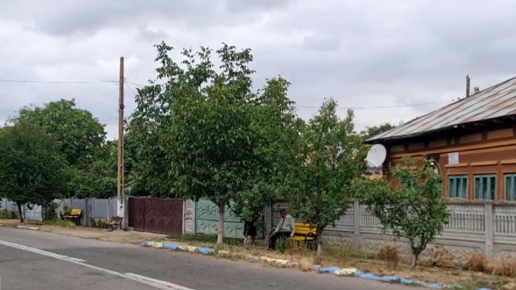 Primarul din Dolj a cumparat banci localnicii sunt furiosi