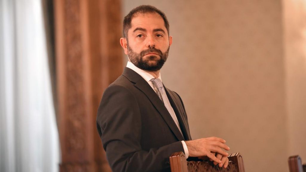 Radu Burnete Salarizarea publica din Romania e confuza