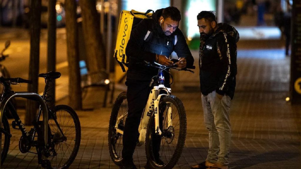 Reactiile muncitorilor straini la derapajul rasist